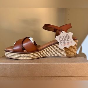 🎉LAST PIECE🎉BERTUCHI Made in Spain Quarter Strap Wedge Sandals - Leather